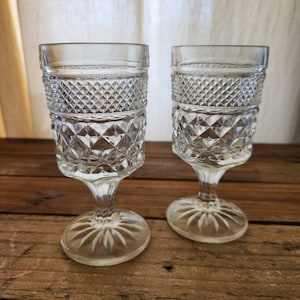 Vintage Boho Geometroic Set of 2 Wexford Anchor Hocking Wine Glasses