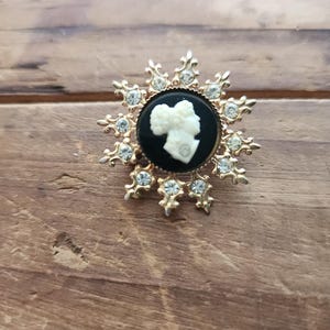 Vintage Gold Tone Sparkling Rhinestone Black & White Cameo Pin Brooch