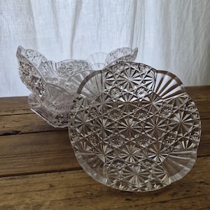 Vintage Set of 4 Daisy Button Textured Clear Glass Dessert Bowls