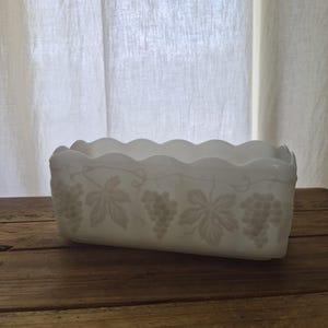 Vintage Anchor Hocking Vitt Mjölkglas Vinranka & Blad Rektangulär Planter