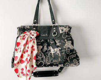 COACH Signature Logo Scarf Print Tote & Cosmetic Travel Kit Case