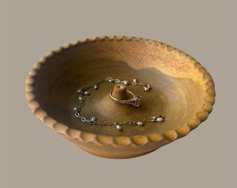 Ceramic jewelry dish