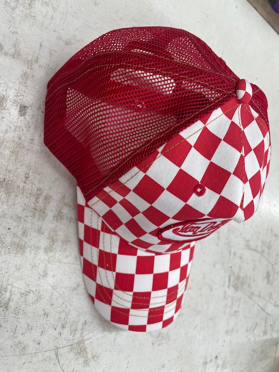 White & Red Trucker – Von Dutch