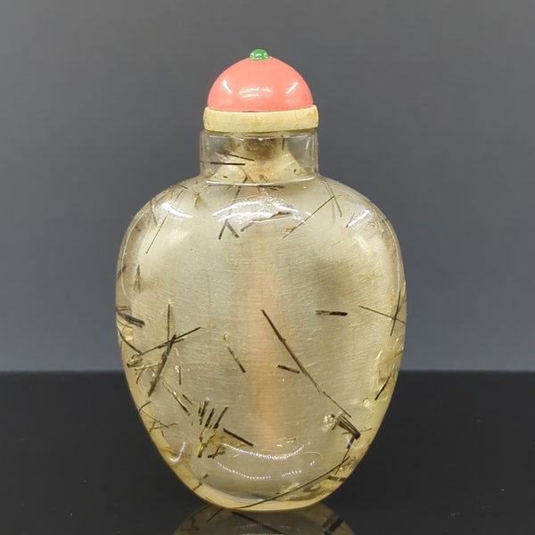 Rara botella de rapé de cristal de roca de rutilo tallado chino antiguo Qing principios de 19c