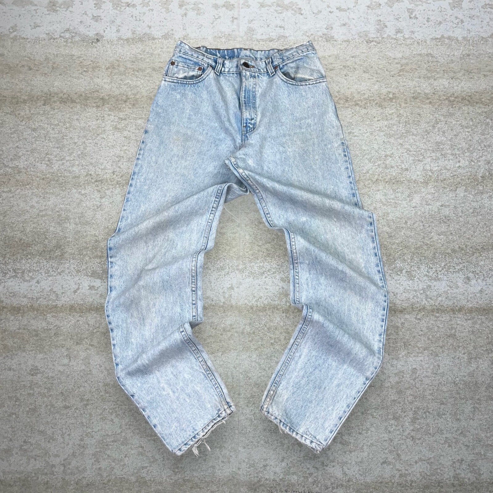 Vintage Levis Jeans 550 30x34 Relaxed Fit Made in USA Light Wash 