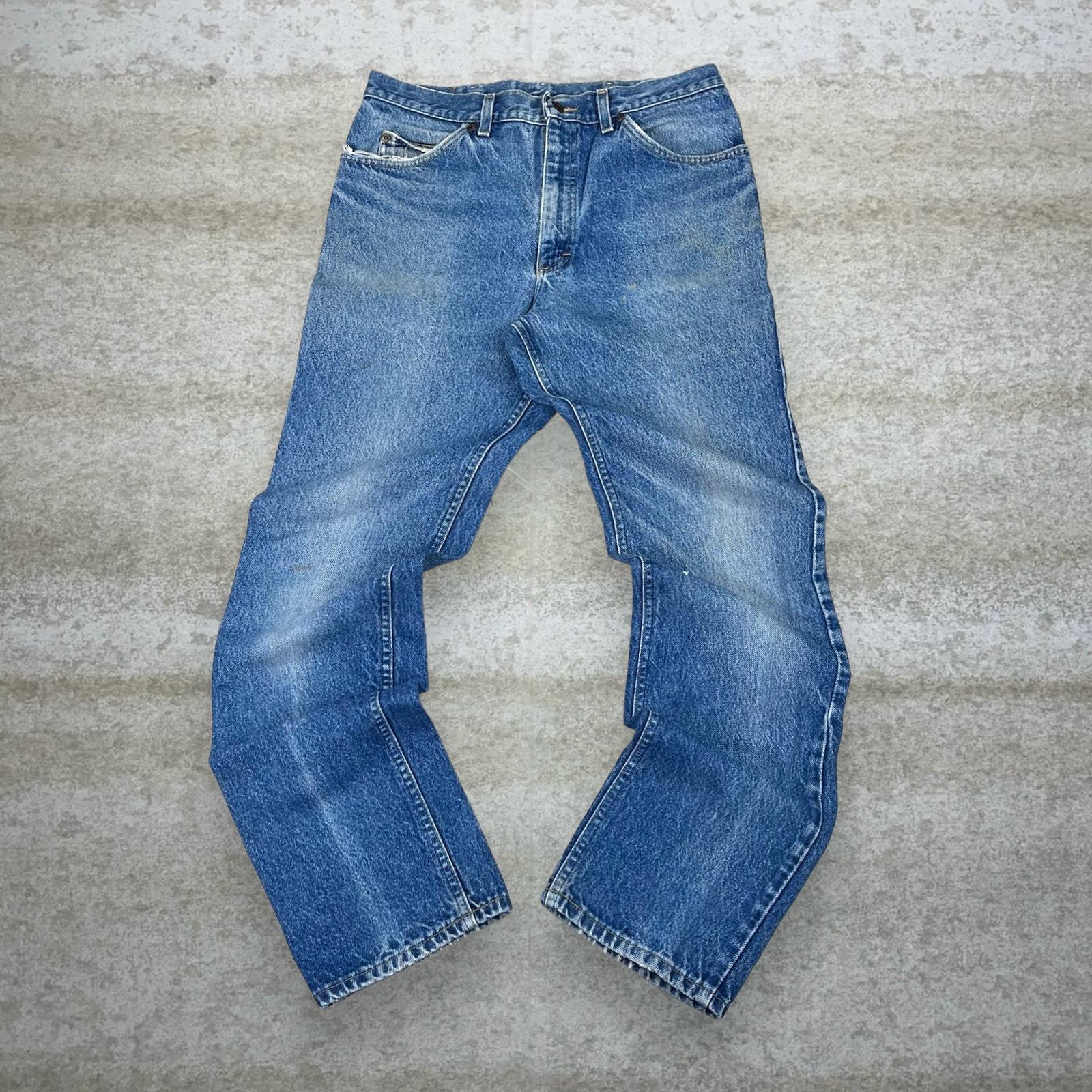 Vintage 90s Lee MR Jeans 33x34 Relaxed Fit Medium Wash Denim Made