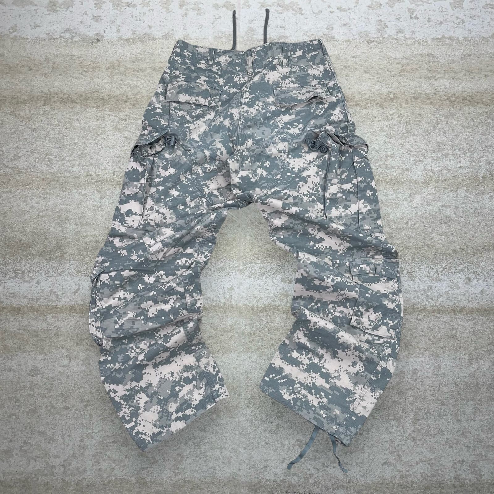 Baggy camo trousers best sale
