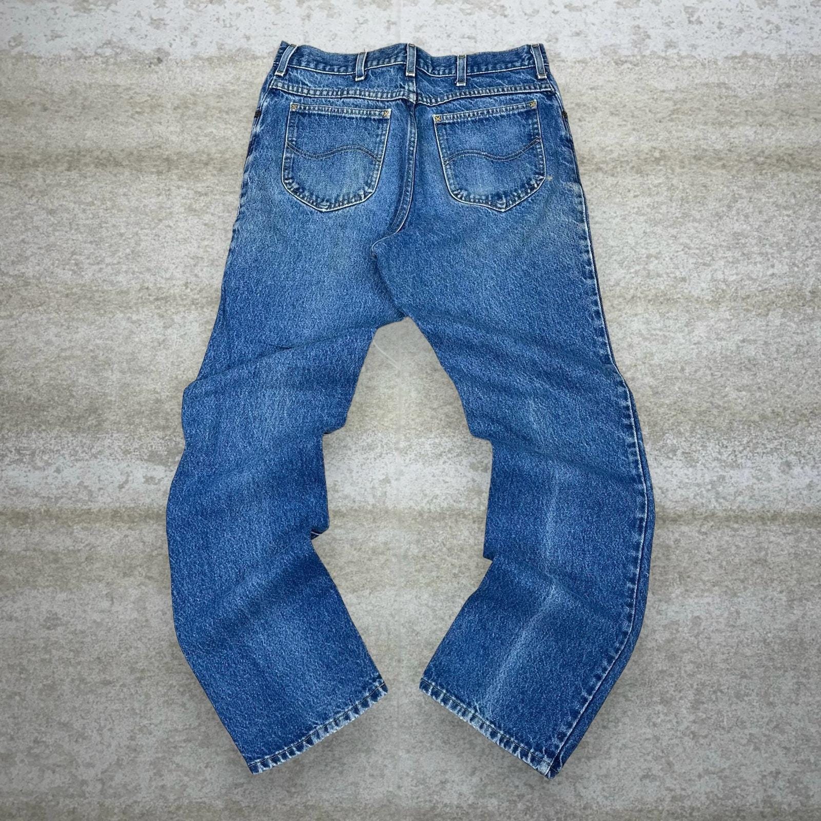 Vintage 90s Lee MR Jeans 33x34 Relaxed Fit Medium Wash Denim Made