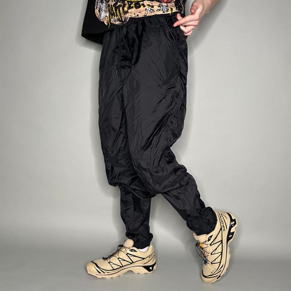 90s nike nylo pants ナイロンパンツ ジョガー　古着 Vintage Nike Track Pants XL Jet Black Nylon Joggers Subtle
