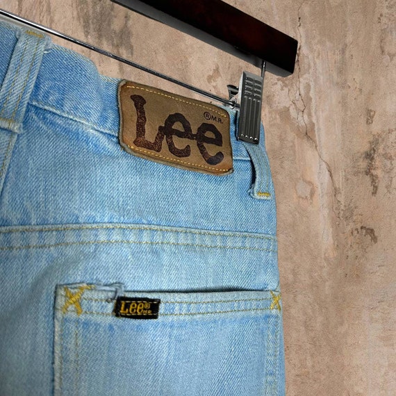 Vintage Lee MR Flared Jeans Light Wash Made in US… - image 5