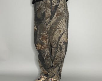 Vintage 90s Wrangler Realtree Camo Jeans 46x30 Baggy Wide Leg Woodland Camo USA