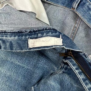 Vintage 90s Wrangler Jeans 30x34 Relaxed Fit Light Wash Work Wear Denim image 4