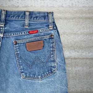 Vintage 90s Wrangler Jeans 30x34 Relaxed Fit Light Wash Work Wear Denim image 3