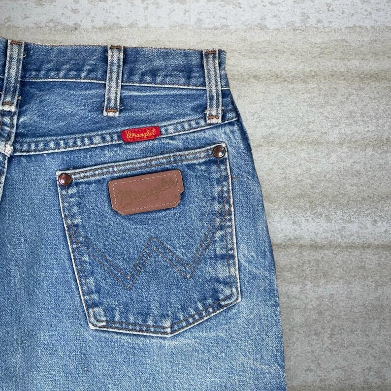 Vintage 90s Wrangler Jeans 30x34 Relaxed Fit Light Wash Work Wear Denim image 3