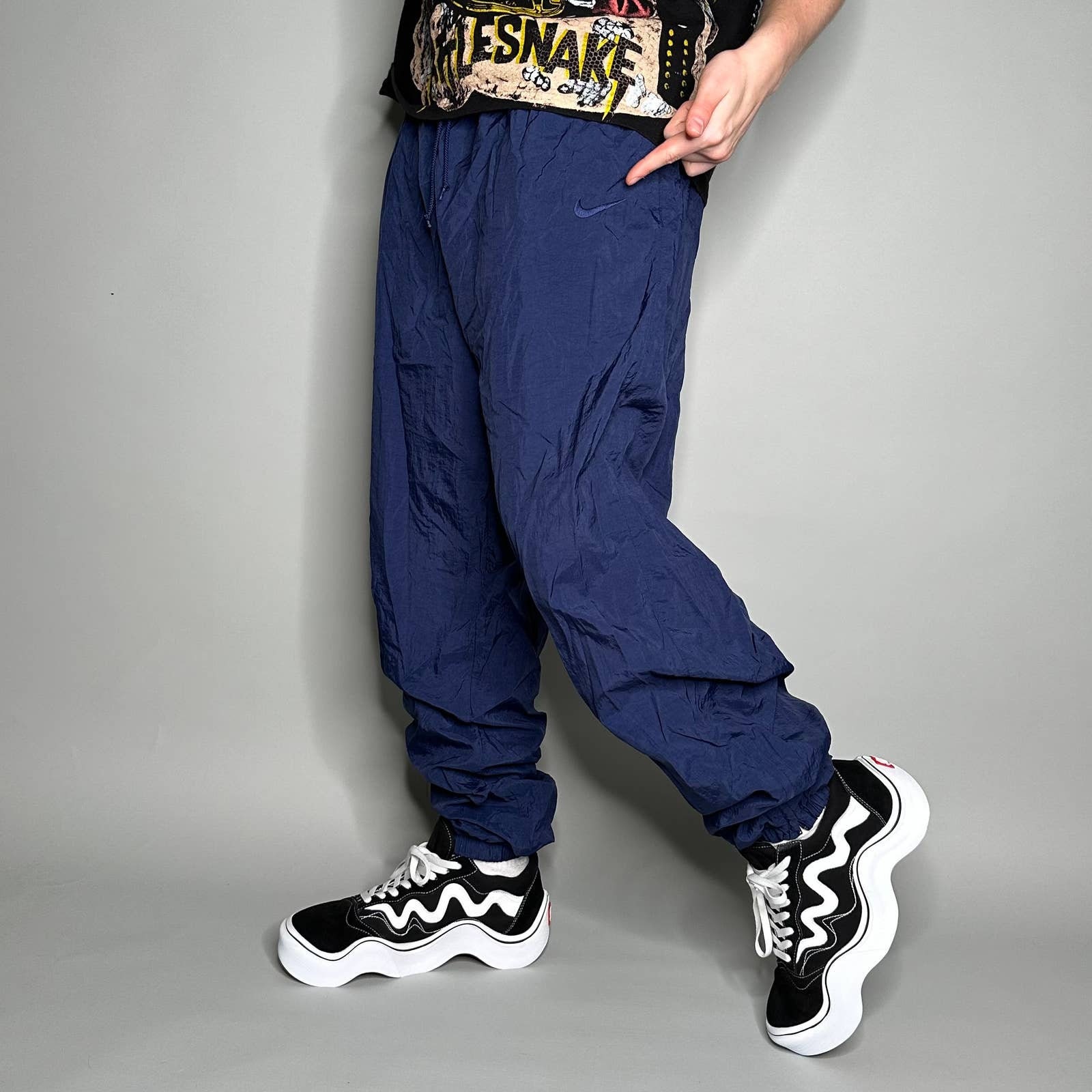 Nylon sweatpants nike hot sale