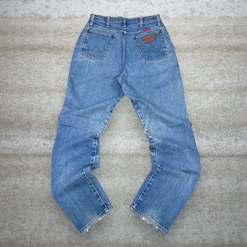 Vintage 90s Wrangler Jeans 30x34 Relaxed Fit Light Wash Work Wear Denim image 1