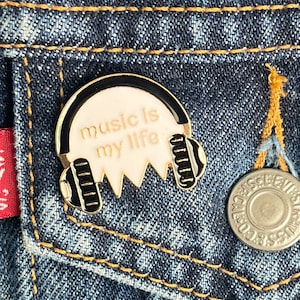 Music is My Life enamel pin pop rock headphones hip hop music lover music life backpack collector jacket