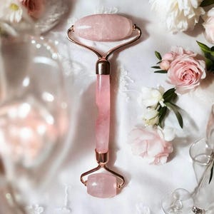 Crystal Face Massager |Natural Gemstone Beauty Tool for Relaxation and Radiance