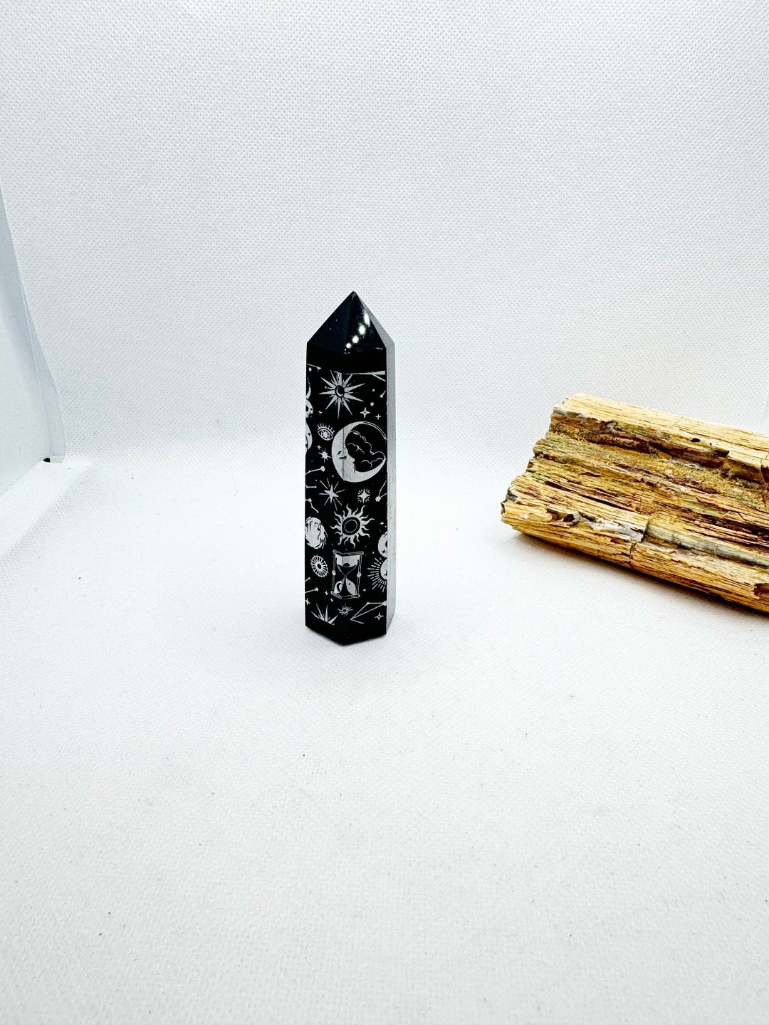 525G Obsidian Crystal Tower with Silver Pattern