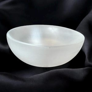 Selenite Bowl | Crystal Charging Bowl for Cleansing and Recharging Stones | Spiritual Altar Tool | Gift for Crystal Lovers
