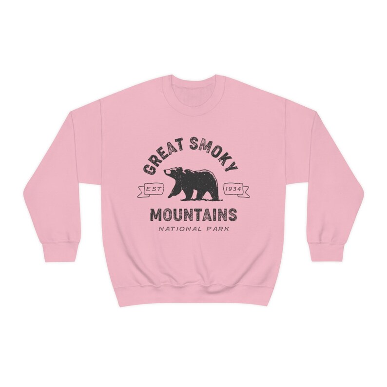 great smoky mountain sweatshirt, camping sweatshirt for women, christmas gifts under 50, cute beach hoodie, national parks family trip Light Pink