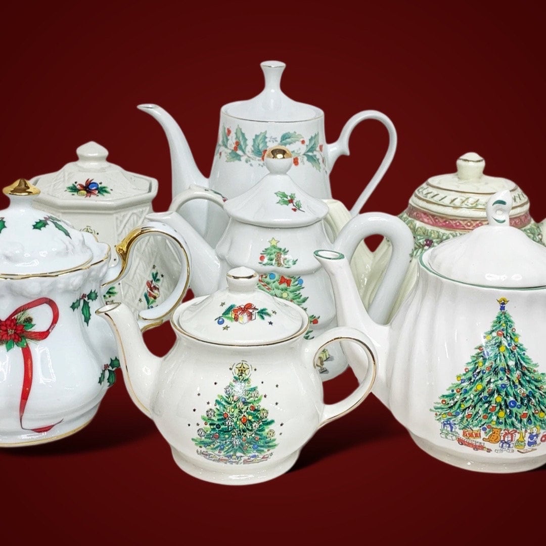 Christmas Teapots Vintage Teapots Holiday Teapots Tea Party Supplies