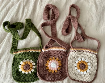 Granny Square Purse, Handmade Crochet Bag, Flower bag, tote, Flower purse, Crossbody Purse