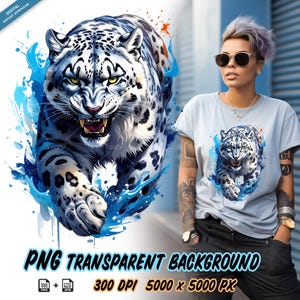 Może przedstawiać: Jasnoszara koszulka z ilustracją pantery śnieżnej i niebieskimi rozpryskami wody. Obraz jest cyfrowym plikiem do pobrania z przezroczystym tłem, 300 DPI i 5000 x 5000 pikseli. Tekst na obrazie mówi "PNG TRANSPARENT BACKGROUND".