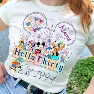 Personlig Disneyland 30-årsdags-tröja med Mickey och vänner, Hello Thirty est. 1994 födelsedagspresenter, Mickey Ears Disney Castle födelsedagströja
