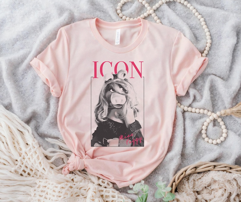 Camiseta con el icono de Miss Piggy de los Muppets de Disney, ideal para familias, ideal como regalo para un viaje a Disneyland, unisex, para adultos y niños. imagen 2