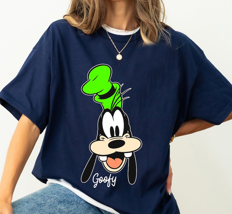 Camiseta de Goofy de Disney con cara grande, camiseta retro de Goofy de Mickey y sus amigos, camiseta a juego para familias en Magic Kingdom, regalo para vacaciones en Disneyland imagen 2