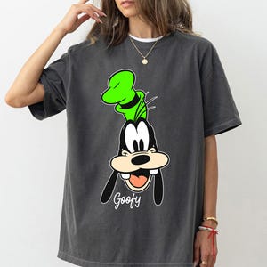 Camiseta de Goofy de Disney con cara grande, camiseta retro de Goofy de Mickey y sus amigos, camiseta a juego para familias en Magic Kingdom, regalo para vacaciones en Disneyland imagen 3