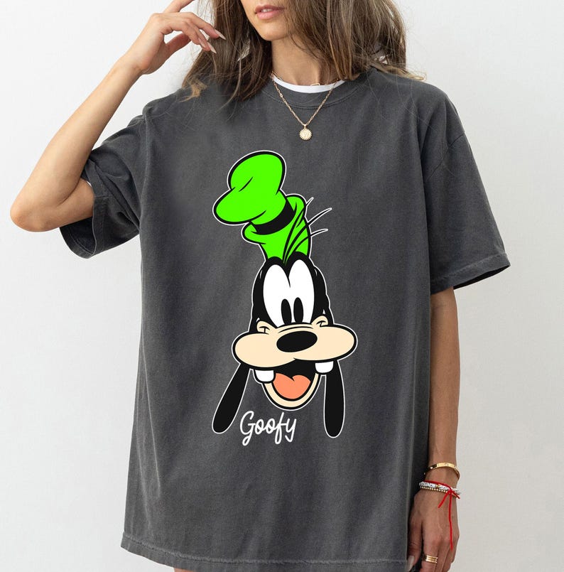 Camiseta de Goofy de Disney con cara grande, camiseta retro de Goofy de Mickey y sus amigos, camiseta a juego para familias en Magic Kingdom, regalo para vacaciones en Disneyland imagen 3
