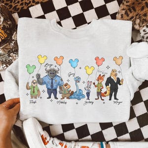 Camiseta Disney Zootopia 2 Signatures, camiseta Judy Hopps Nick Gary Nibbles Bogo, camiseta Zootopia Mickey Balloons, camiseta familiar a juego de Disneyland imagen 3