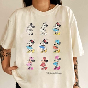 Camiseta de Disney Mickey y sus amigos Minnie Mouse a través de los años, camiseta familiar a juego, camiseta unisex para adultos y niños. imagen 1