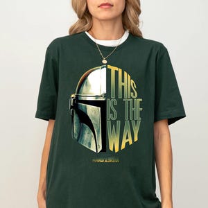 Star Wars The Mandalorian This Is The Way Helmlogo Stack T-shirt, Star Wars-shirt, Disneyland T-shirt familievakantie cadeau, Magic Kingdom afbeelding 4