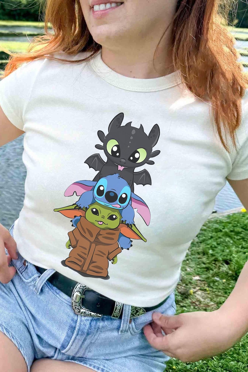 Disney Stitch and Baby Yoda Friends-shirt, schattig Stitch-shirt, Disneyland Family Matching T-shirt, Disneyland Trip-outfits afbeelding 1