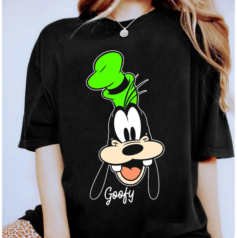 Camiseta de Goofy de Disney con cara grande, camiseta retro de Goofy de Mickey y sus amigos, camiseta a juego para familias en Magic Kingdom, regalo para vacaciones en Disneyland imagen 1