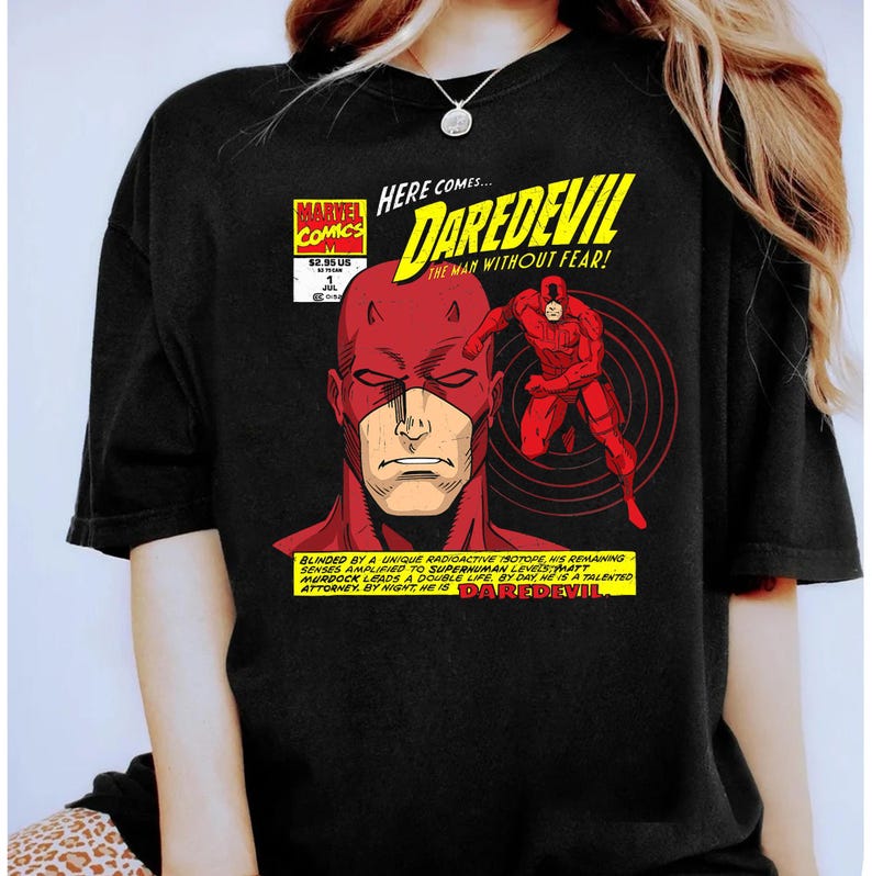 Camiseta da Marvel com estampa do Demolidor, pôster do Demolidor, camiseta de super-herói da Marvel, camiseta da série Marvel, camiseta unissex para adultos e crianças. imagem 2