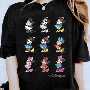 Camiseta de Disney Mickey y sus amigos Minnie Mouse a través de los años, camiseta familiar a juego, camiseta unisex para adultos y niños. imagen 2