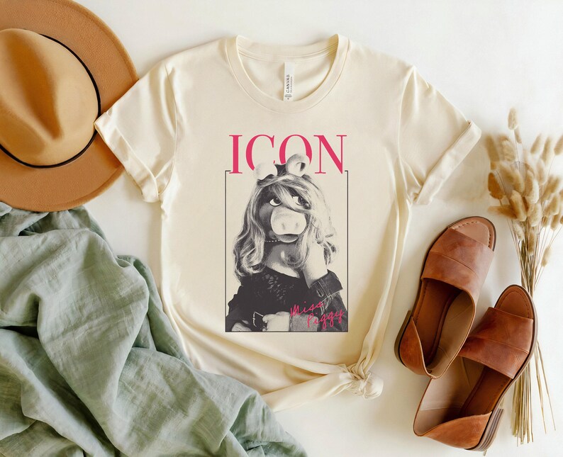 Camiseta con el icono de Miss Piggy de los Muppets de Disney, ideal para familias, ideal como regalo para un viaje a Disneyland, unisex, para adultos y niños. imagen 3