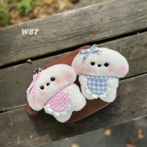 Peluche porte-clés 2 couleurs, peluche, cadeau pour elle, breloque pour sac, Saint-Valentin, cadeau de Noël