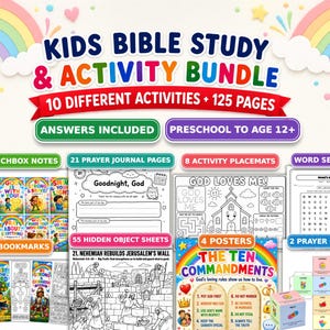 Op de afbeelding: Een Bijbelstudie- en activiteitenbundel voor kinderen met 10 activiteiten en 125 pagina's. Bevat lunchboxnotities, gebedsdagboekpagina's, placemats, woordzoekers, bladwijzers, zoekplaten, posters en gebedsblokjes met kleurrijke afbeeldingen.