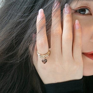 Anillo de corazón de oro de 14 quilates: delicado anillo apilable