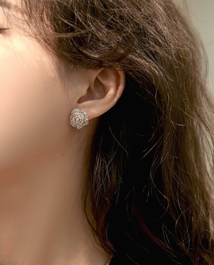 Vintage Flower Stud Earrings - Gold Silver Camellia Chunky Floral Jewelry For Women