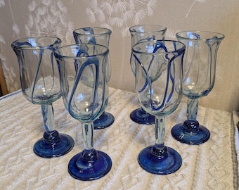 Juego de 6 copas de vino azules sopladas a mano, copas de vidrio artesanales únicas, cristalería vintage, copas de vino para bodas
