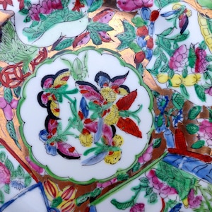 Chinees bord Vintage handgeschilderd Chinees bord Kleurige Chinees bord Zeldzame vondst Cninese kunst Chinees bord com vlinders