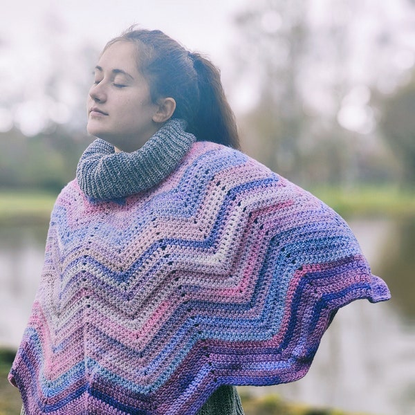 Une pèlerine colorée tricotée à la main, un manteau violet doux au crochet, une cape sur les épaules, des vêtements de maternité, un poncho en laine pour les femmes enceintes