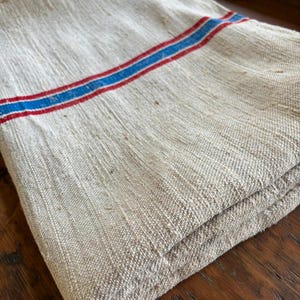 Antik europeisk spannmålssäck i linne 150 cm | Rödblå rand | Rustikt lantligt tyg | Vintage fodersäck | Fransk lantlig textil