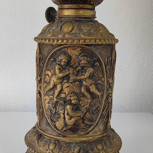 Antique Brass Oil Lamp – Kosmos Brenner Burner – Cherub Relief – Late 19th Century Victorian Kerosene Lamp